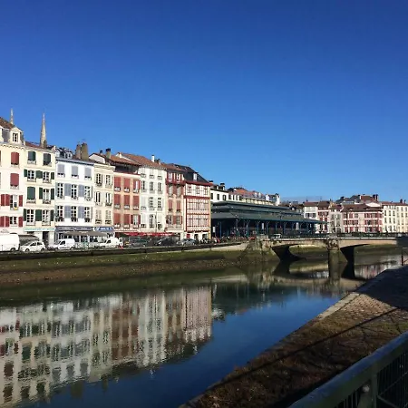 Sci Charcutiere 64 Apartman *